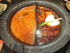-宽板凳老灶火锅(台湾街店)