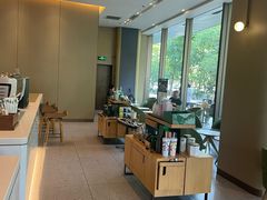 -星巴克臻选(深圳龙华红山天虹店)
