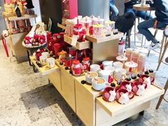 零售区-星巴克臻选(济南恒隆店)