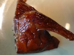 蝴蝶里招牌乳鸽-蝴蝶里·粤菜·点心(滨江龙湖店)