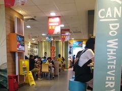 大堂-麦当劳(新世纪环球中心店)