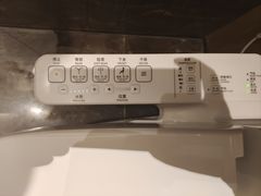 -深圳国际会展中心希尔顿酒店(前海华发冰雪世界店)