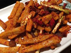 香辣藕条炒牛干巴-云海肴·汽锅鸡·云南菜(美罗城店)