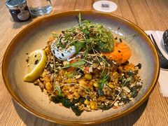 牛油果三文鱼波蛋谷物碗-gaga(深圳福田星河COCO Park店)