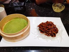京酱肉丝配菠菜薄饼-鹿港小镇(滨北店)