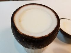 -志龙皇冠吃货椰子铺