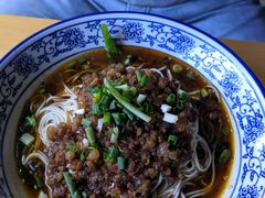 -渝之汇牛肉豌杂面