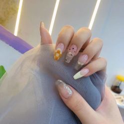 -芊冉•美甲美睫纹绣