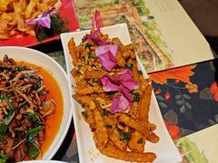 -月亮眼花园餐厅书吧酒吧