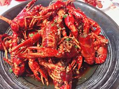 -肥肥虾庄·金牌油焖大虾(首义路店)