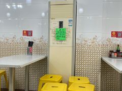 等位区-芬芳甜品(同福路店)