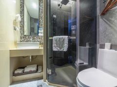 -粤塔x电竞酒店(深圳龙华大浪后浪新天地店)