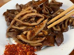 -老鼎万春卤菜(五代传承创始老店)