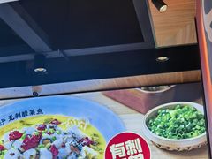 -渝是乎酸菜鱼·川渝小炒(新世界百货望京店)