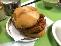 猪扒包-胜利茶餐室