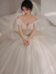 -艾米丽婚纱礼服