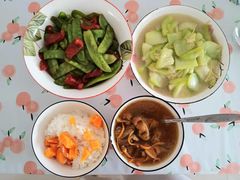 -鲸鱼妈妈月嫂/育婴师定制