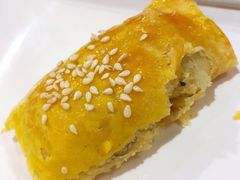 蜜汁叉烧酥-东方之珠海鲜酒楼(南开店)