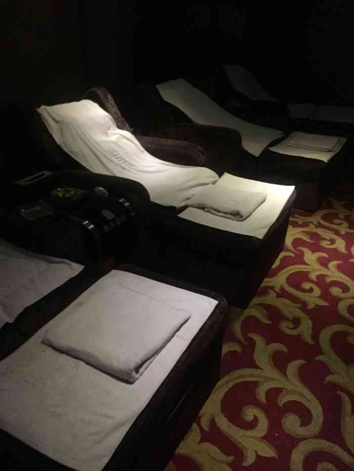 鼎升国际足疗按摩洗浴会所