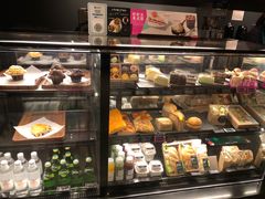 面包甜点陈列柜-星巴克(嘉定中信泰富万达广场店)