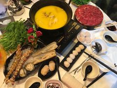 -鲜入围煮花胶鸡海鲜火锅