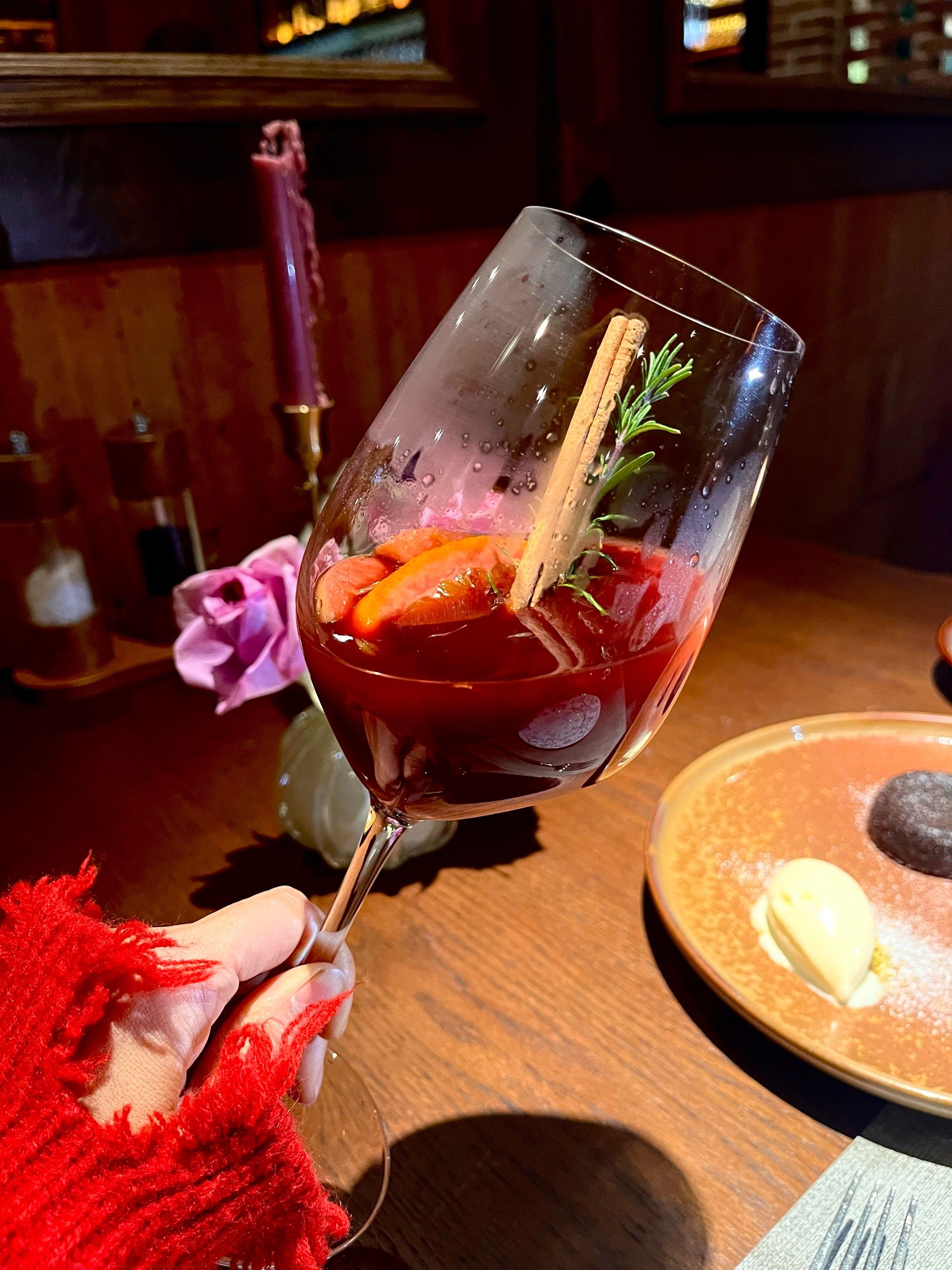 在法餐厅喝到了今年冬天zui好喝的热红酒🍷