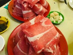 -洞庭洲·防空洞火锅·烧烤·铜锅涮肉(新百广场店)