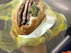 -Bánh Mì Huynh Hoa