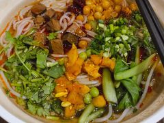 -爆炸头阿姨小四川正宗川味小吃(无任何分店)