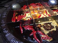 -红九格老火锅(三峡广场店)