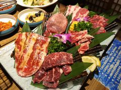 黑牛六拼-明洞阿姨·韩式酱蟹烤肉·创意料理(三元桥店)