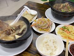 萝卜牛骨汤-砂锅酱骨