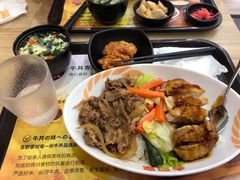 牛肉鸡肉双拼-吉野家(成都时代奥莱店)