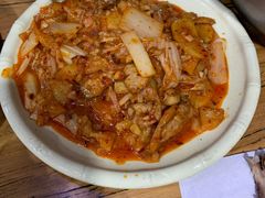 辣白菜五花肉土豆片-京玉菲饭店(李村店)