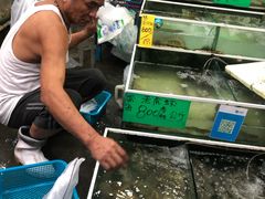 -拉威海鲜市场