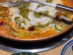-洱火云南酸菜牛肉火锅(石景山当代商城店)