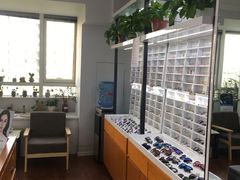-视野联行眼镜•蔡司•依视路(温江店)