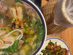 -云阿蛮云南生烫牛肉米线(奉贤路店)