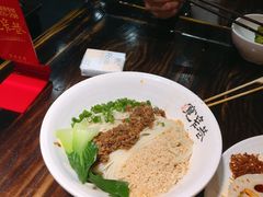 成都担担面-张氏宽窄巷成都名小吃(茂业百货华强北店)