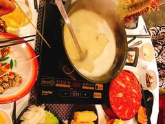 -鲜入围煮花胶鸡海鲜火锅