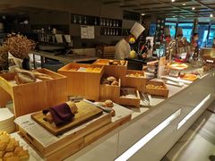 -上海滴水湖皇冠假日酒店