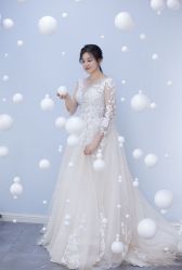 -曼青婚纱礼服馆
