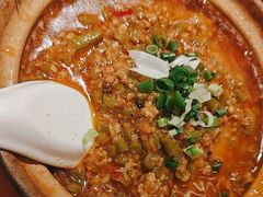 -有红鸡毛店·砂锅菜(抚琴夜市店)