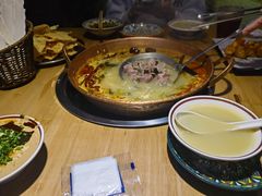 -洱火云南酸菜牛肉火锅(石景山当代商城店)