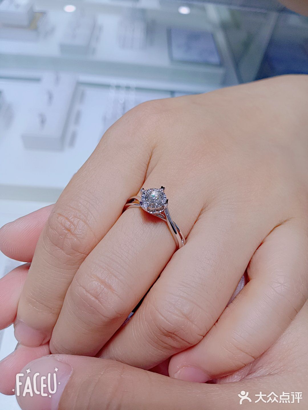 想给儿媳买个三十岁生日礼物，第一家就逛了克徕帝