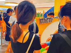 -m豆巧克力世界(上海世茂广场店)