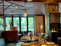 -Carbon莫卡哆·意大利复古集市餐厅(杭州大厦店)