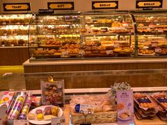 面包甜点陈列柜-巴黎贝甜(华堂新辰汇店)