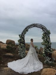 -现代经典婚纱摄影