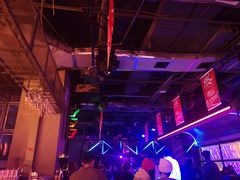 -UP嘻哈酒吧(粉巢店)